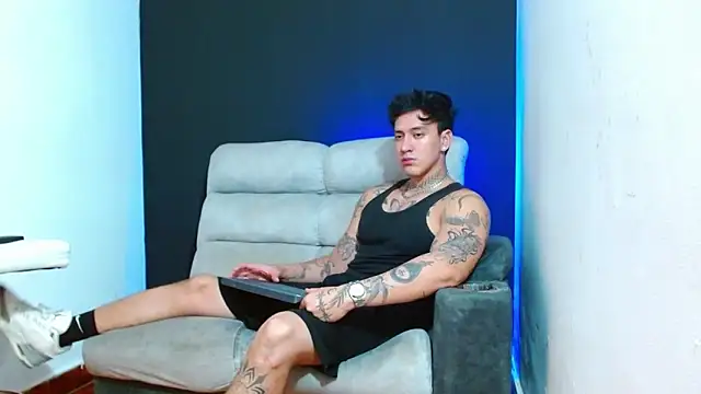 Snapshot of JUSTIN_FULLER1 chatting on 06-06-26, 02:05 JUSTIN FULLER1 online show from 06-06-26, 02:05