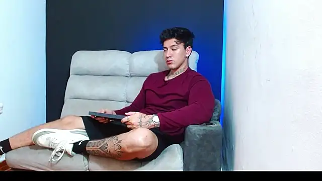 JUSTIN FULLER1 online show from 06-23-26, 03:37