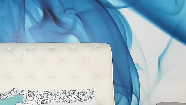 SkinnyDolly online show from 10-17-25, 02:15