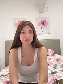 Snapshot of emma05 chatting on 03-23-25, 05:21 emma05 online show from 03-23-25, 05:21