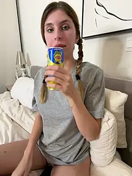 emma05 online show from 03-11-26, 07:20