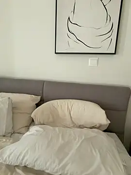 emma05 online show from 04-03-26, 06:11