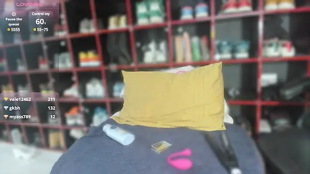 Snapshot of Indianbrownie chatting on 12-04-24, 02:59 Indianbrownie online show from 12-04-24, 02:59