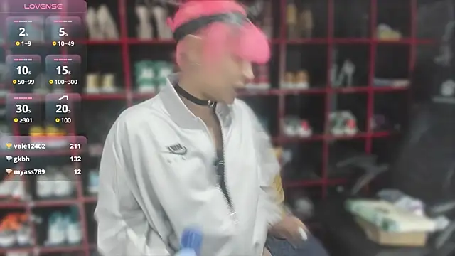 Snapshot of Indianbrownie chatting on 12-04-24, 10:41 Indianbrownie online show from 12-04-24, 10:41