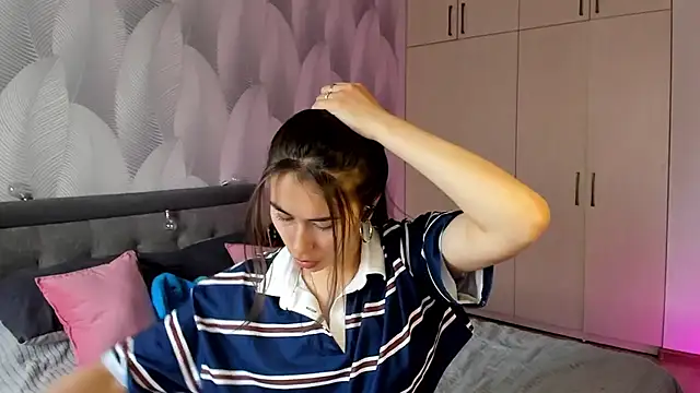 Bambiii bby online show from 09-09-25, 08:14