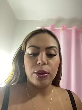 Snapshot of lariic chatting on 01-28-25, 10:45 lariic online show from 01-28-25, 10:45