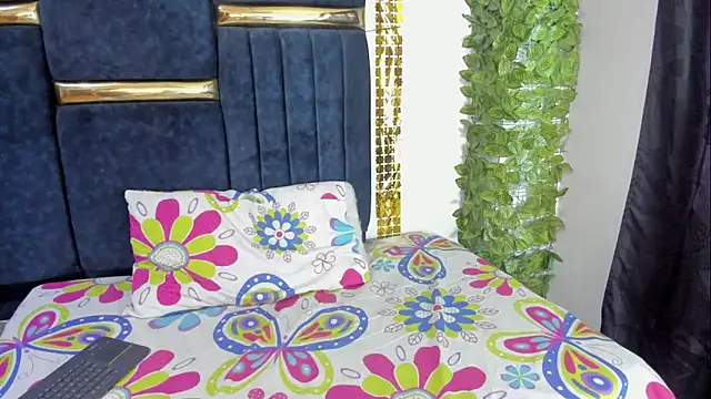 skaysanchez1 online show from 10-13-25, 07:14