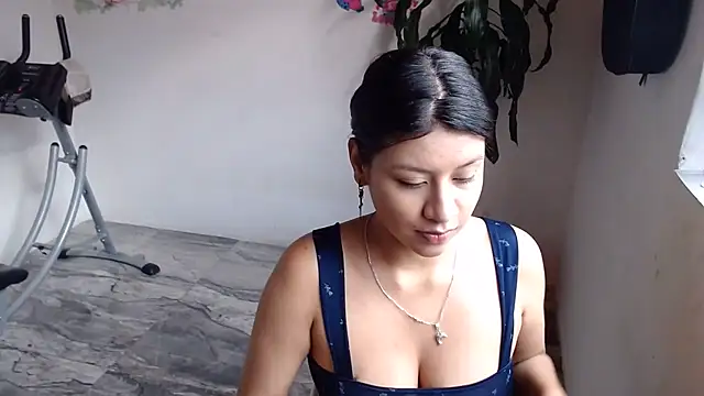 Snapshot of maye_dan chatting on 06-18-26, 02:10 maye dan online show from 06-18-26, 02:10