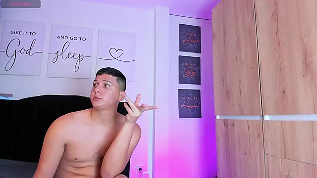 Snapshot of ANDREZALVAREZ chatting on 01-31-25, 06:02 ANDREZALVAREZ online show from 01-31-25, 06:02