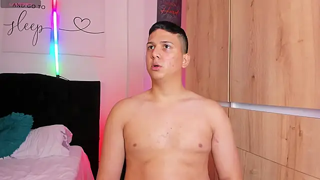 Snapshot of ANDREZALVAREZ chatting on 02-21-25, 04:18 ANDREZALVAREZ online show from 02-21-25, 04:18