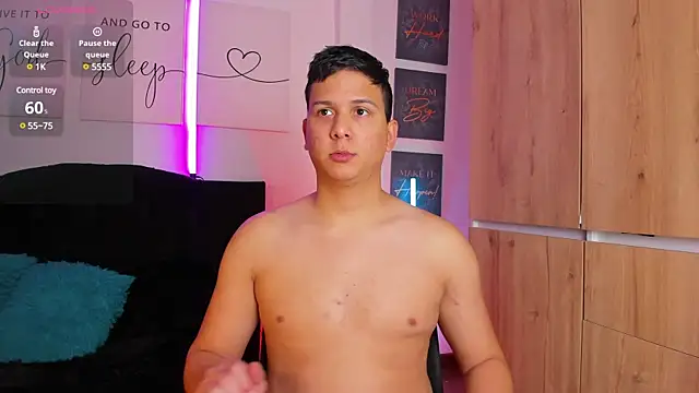 Snapshot of ANDREZALVAREZ chatting on 03-08-25, 10:45 ANDREZALVAREZ online show from 03-08-25, 10:45