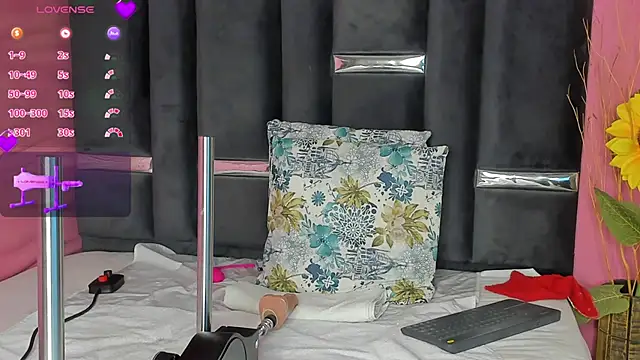 kinky polar online show from 02-07-25, 01:58