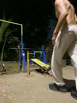 Snapshot of dantedesirexx chatting on 12-17-24, 04:01 dantedesirexx online show from 12-17-24, 04:01