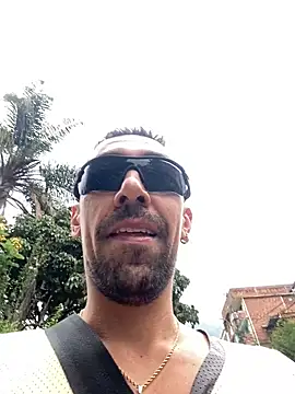 Snapshot of dantedesirexx chatting on 02-11-25, 07:05 dantedesirexx online show from 02-11-25, 07:05