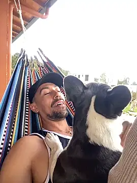 Snapshot of dantedesirexx chatting on 02-13-25, 07:42 dantedesirexx online show from 02-13-25, 07:42