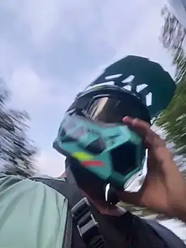 Snapshot of dantedesirexx chatting on 02-25-25, 11:22 dantedesirexx online show from 02-25-25, 11:22