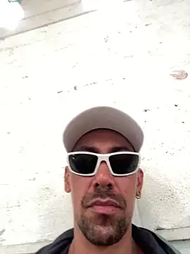 Snapshot of dantedesirexx chatting on 02-27-25, 05:58 dantedesirexx online show from 02-27-25, 05:58