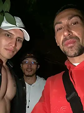 Snapshot of dantedesirexx chatting on 03-02-25, 05:33 dantedesirexx online show from 03-02-25, 05:33