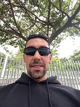 Snapshot of dantedesirexx chatting on 09-27-25, 06:02 dantedesirexx online show from 09-27-25, 06:02