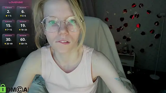 Snapshot of Esme_Runn chatting on 06-02-26, 03:08 Esme Runn online show from 06-02-26, 03:08