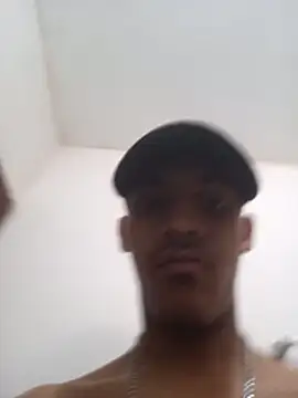 Snapshot of difredis09 chatting on 04-09-26, 03:50 difredis09 online show from 04-09-26, 03:50