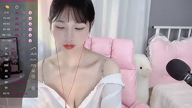 Snapshot of -Jolene-688- chatting on 01-03-25, 12:11 -Jolene-688- online show from 01-03-25, 12:11