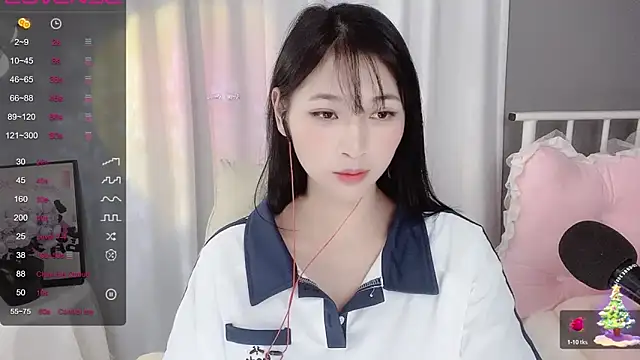 Snapshot of -Jolene-688- chatting on 01-07-25, 11:45 -Jolene-688- online show from 01-07-25, 11:45