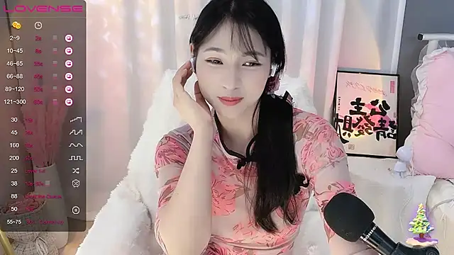 Snapshot of -Jolene-688- chatting on 03-17-25, 04:33 -Jolene-688- online show from 03-17-25, 04:33