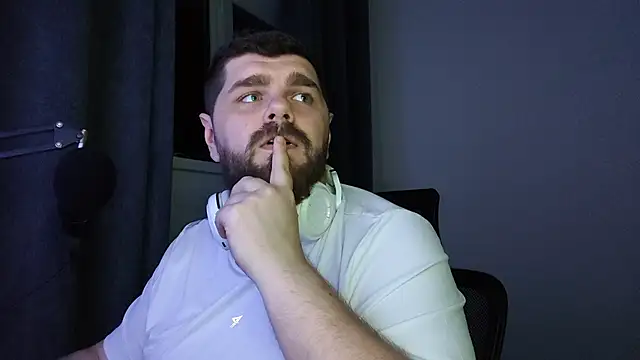 Snapshot of KingMarti chatting on 11-25-25, 05:24 KingMarti online show from 11-25-25, 05:24