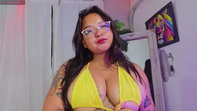 Snapshot of alaia_03 chatting on 05-20-26, 01:12 alaia 03 online show from 05-20-26, 01:12