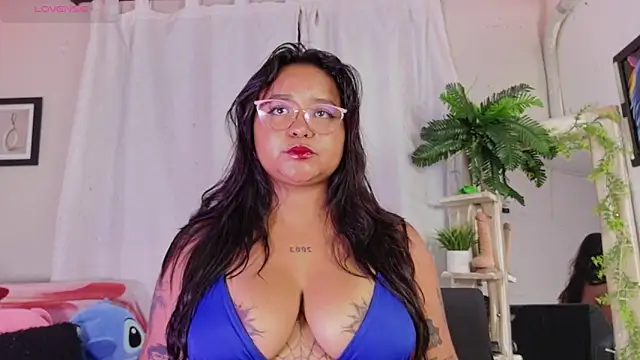 Snapshot of alaia_03 chatting on 06-05-26, 04:30 alaia 03 online show from 06-05-26, 04:30