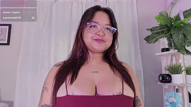Snapshot of alaia_03 chatting on 06-27-26, 07:02 alaia 03 online show from 06-27-26, 07:02