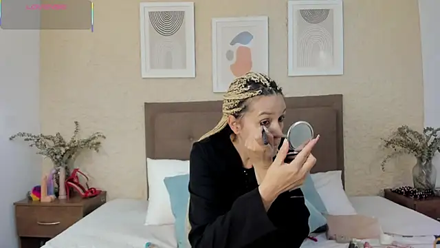 Snapshot of CarolinaGlamour chatting on 10-01-25, 03:01 CarolinaGlamour online show from 10-01-25, 03:01