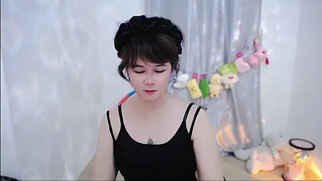 Fan ting online show from 10-17-25, 05:04