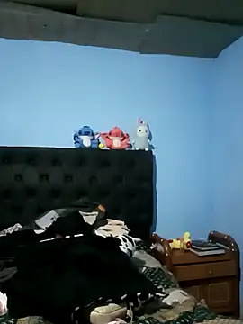 Elvishcassie  online show from 12-22-25, 11:24