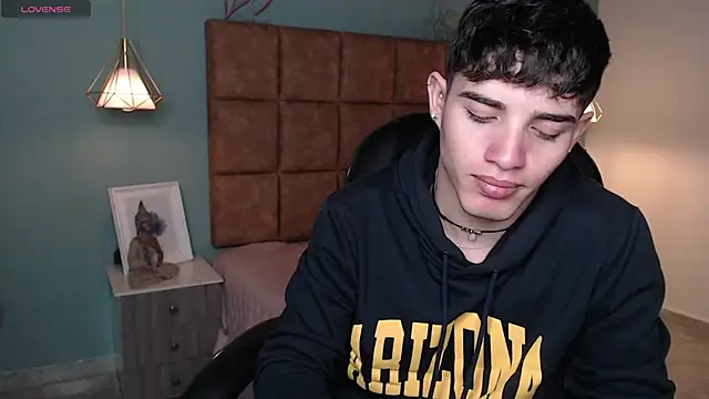 AlejooTwink online show from 02-02-25, 05:26