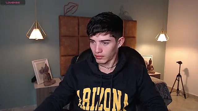 AlejooTwink online show from 02-05-25, 12:53