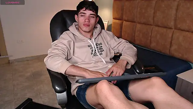 AlejooTwink online show from 02-09-25, 07:19