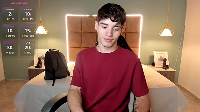 AlejooTwink online show from 04-24-26, 02:14