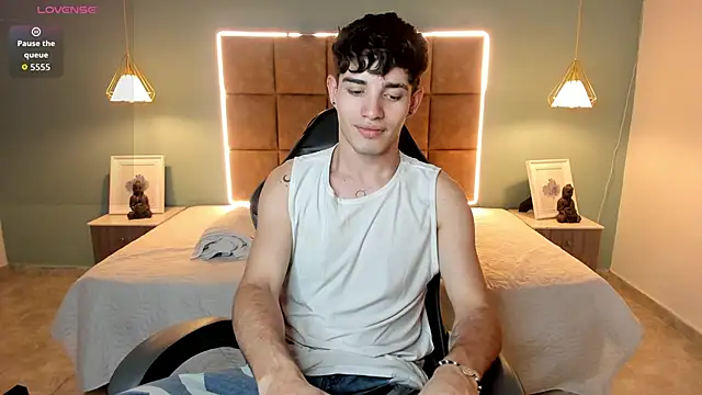 AlejooTwink online show from 04-28-26, 04:50