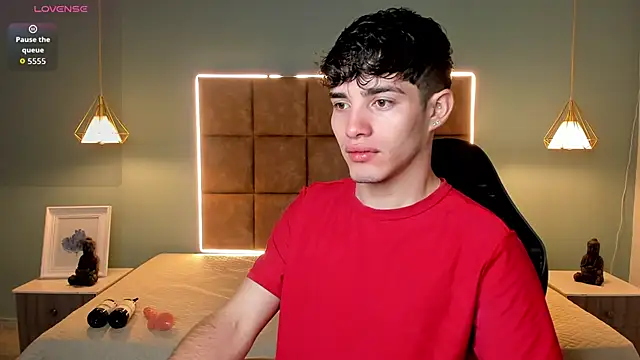 Snapshot of AlejooTwink chatting on 05-19-26, 04:19 AlejooTwink online show from 05-19-26, 04:19