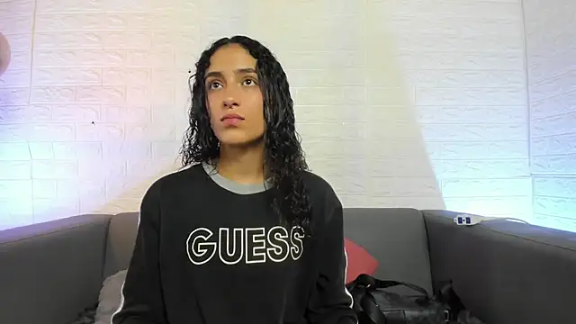 Layla 707 online show from 02-25-25, 11:44