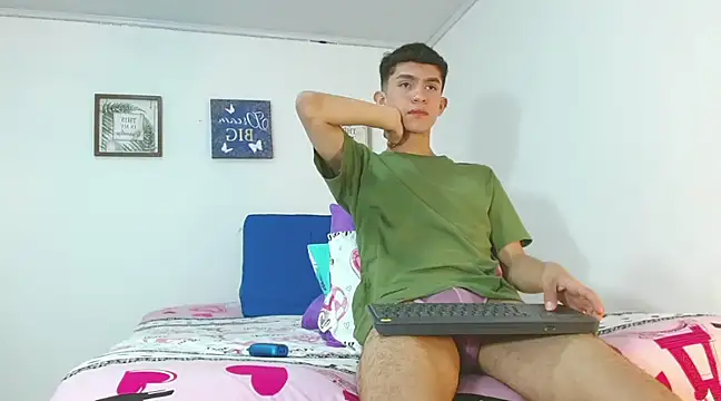 Noah tyler  online show from 12-20-24, 11:05