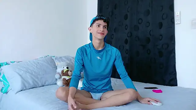 Noah tyler  online show from 11-22-25, 05:45