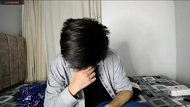 Snapshot of Yellowpokemon23 chatting on 11-14-25, 03:16 Yellowpokemon23 online show from 11-14-25, 03:16