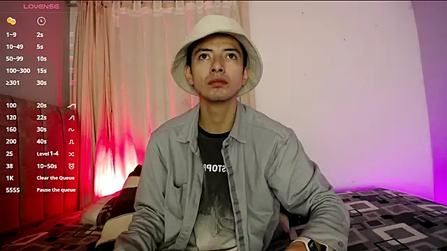 Snapshot of Yellowpokemon23 chatting on 11-24-25, 02:11 Yellowpokemon23 online show from 11-24-25, 02:11