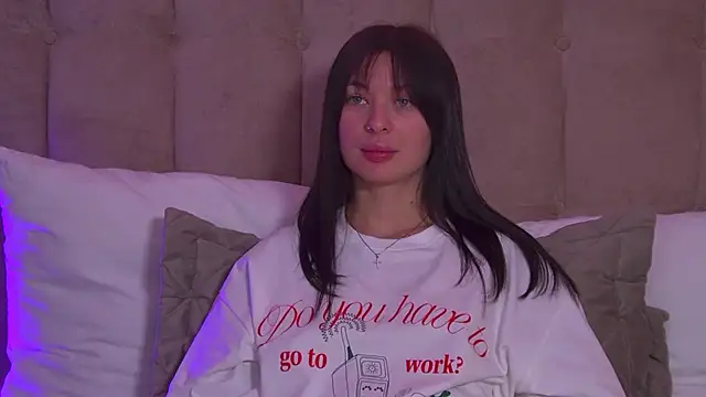 Snapshot of AlexandraBloom chatting on 01-26-25, 09:29 AlexandraBloom online show from 01-26-25, 09:29