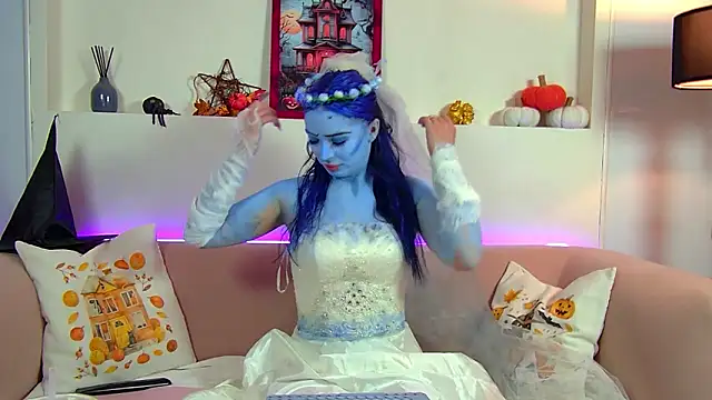 Snapshot of AlexandraBloom chatting on 10-30-25, 06:19 AlexandraBloom online show from 10-30-25, 06:19