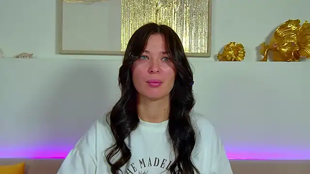 Snapshot of AlexandraBloom chatting on 11-10-25, 06:18 AlexandraBloom online show from 11-10-25, 06:18