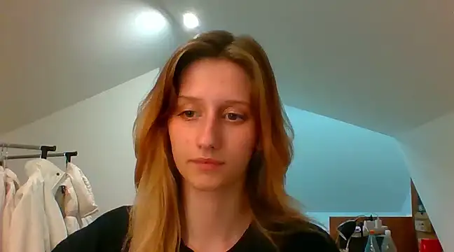 Snapshot of LUNA_delight chatting on 12-11-24, 05:48 LUNA delight online show from 12-11-24, 05:48